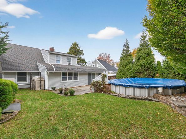 7 Lowland Road, Levittown NY 11756