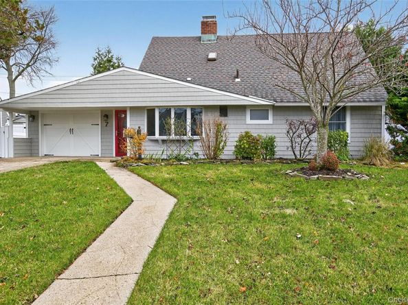 7 Lowland Road, Levittown NY 11756