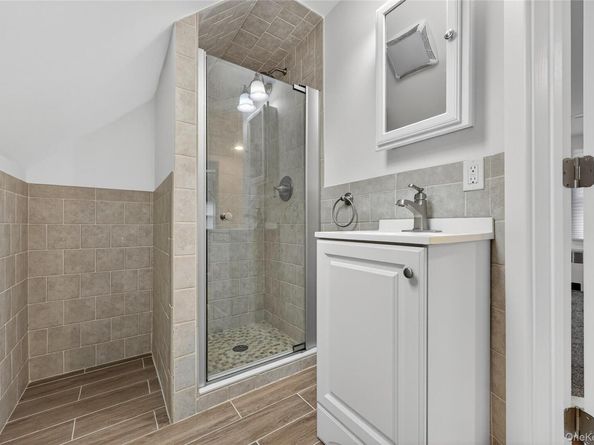 7 Lowland Road, Levittown NY 11756