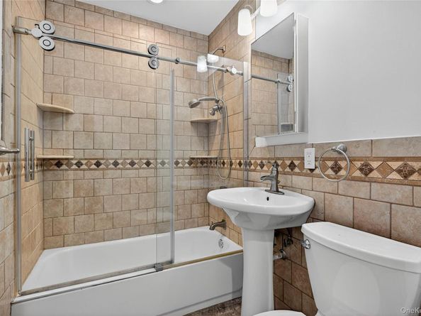 7 Lowland Road, Levittown NY 11756