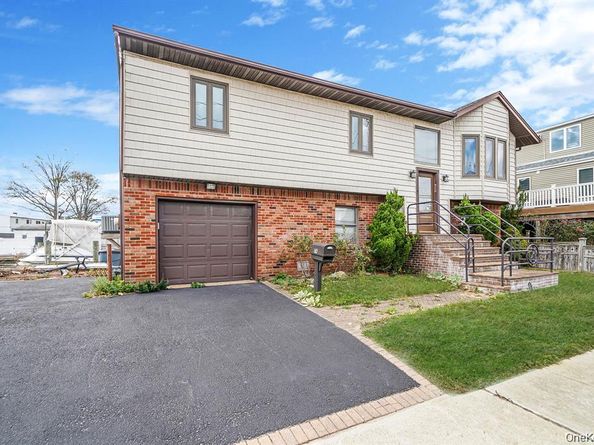 745 S 9th Street, Lindenhurst NY 11757