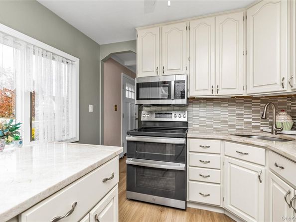 59 Gun Lane, Levittown NY 11756