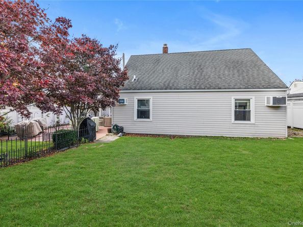 59 Gun Lane, Levittown NY 11756