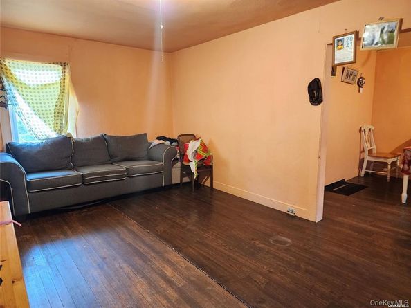 418 Lincoln Street, Riverhead NY 11901