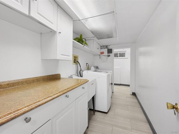 38 Lake Drive, Manhasset Hills NY 11040