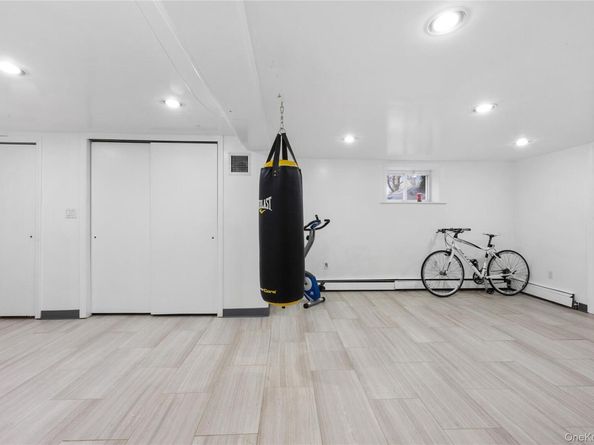 38 Lake Drive, Manhasset Hills NY 11040