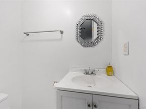 38 Lake Drive, Manhasset Hills NY 11040