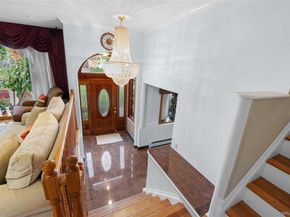 38 Lake Drive, Manhasset Hills NY 11040