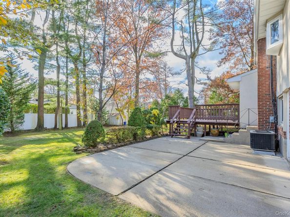 38 Lake Drive, Manhasset Hills NY 11040