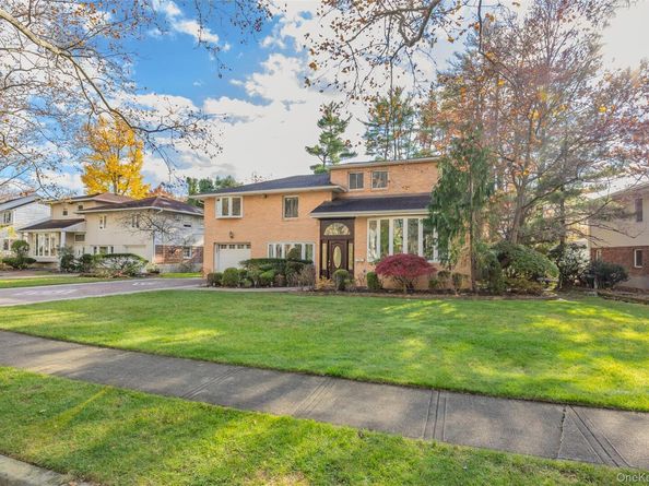 38 Lake Drive, Manhasset Hills NY 11040