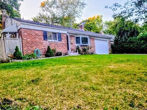 17 Grayley Place, Huntington Station NY 11746