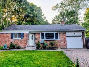 17 Grayley Place, Huntington Station NY 11746