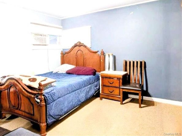 17 Grayley Place, Huntington Station NY 11746