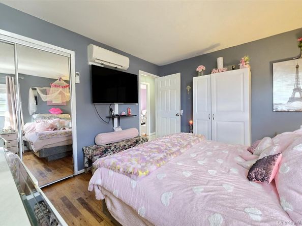 430 Heathcote Road, Lindenhurst NY 11757