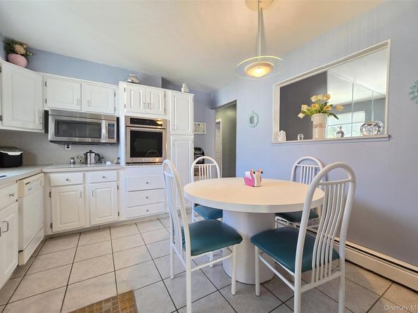 430 Heathcote Road, Lindenhurst NY 11757