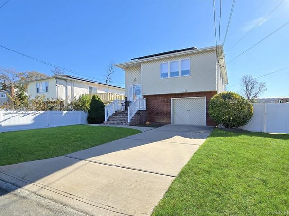 430 Heathcote Road, Lindenhurst NY 11757