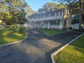10 Maria Court, Holbrook NY 11741