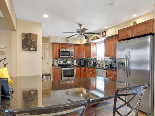 10 Maria Court, Holbrook NY 11741