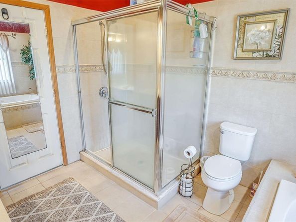 10 Maria Court, Holbrook NY 11741