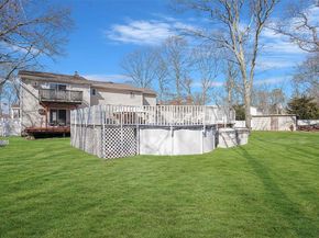10 Maria Court, Holbrook NY 11741