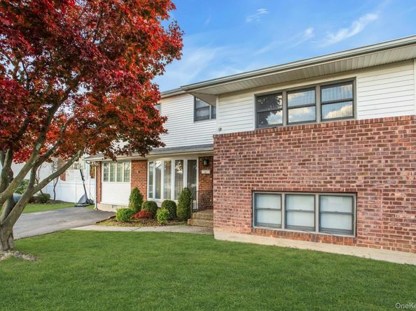 22 Schuyler Drive, Commack NY 11725