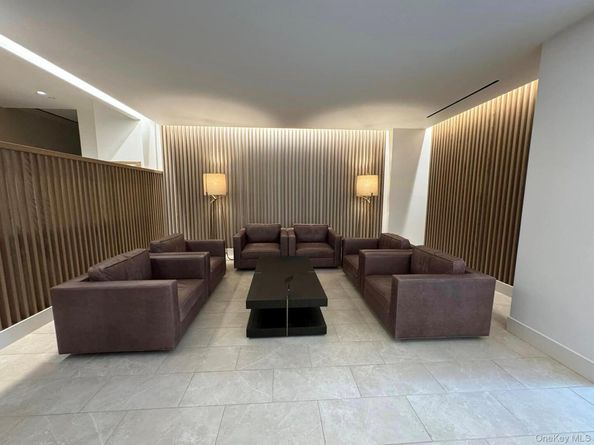 70-25 Yellowstone Blvd 1 Y, Forest Hills NY 11375