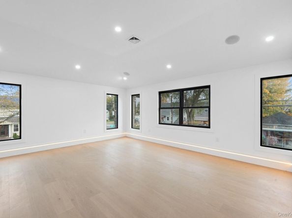 11620 194th Street, Saint Albans NY 11412