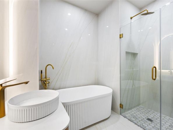 31-16 21st Street 3A, Astoria NY 11106