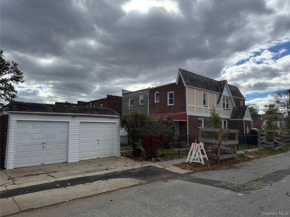 111-27 209th Place, Queens Village NY 11429