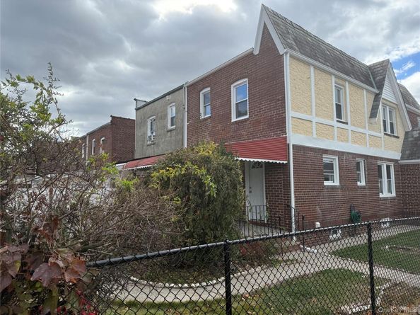 111-27 209th Place, Queens Village NY 11429