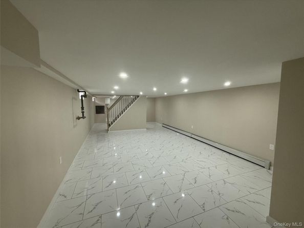 111-27 209th Place, Queens Village NY 11429