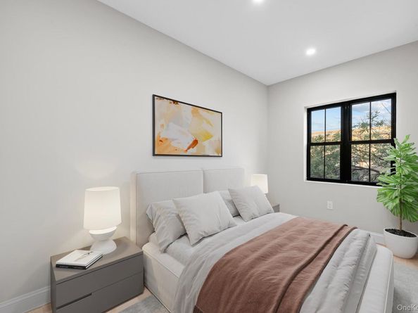 8060 164th Street, Hillcrest (Queens) NY 11432