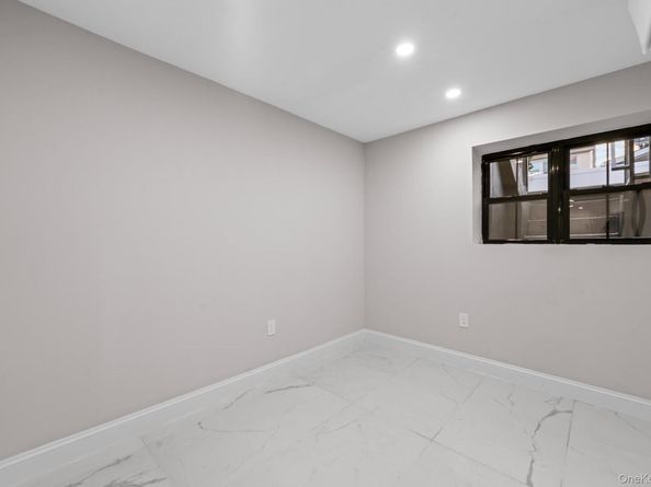 8060 164th Street, Hillcrest (Queens) NY 11432