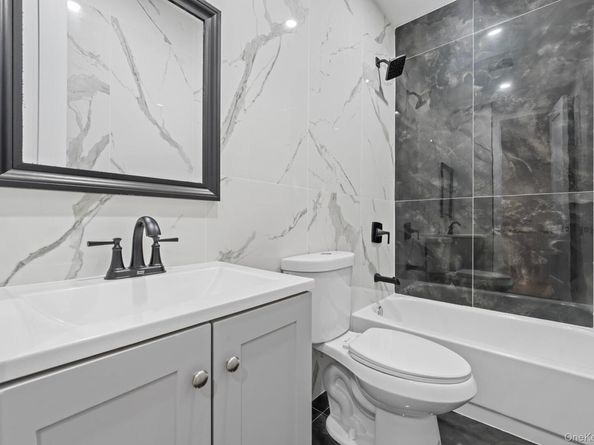 8060 164th Street, Hillcrest (Queens) NY 11432