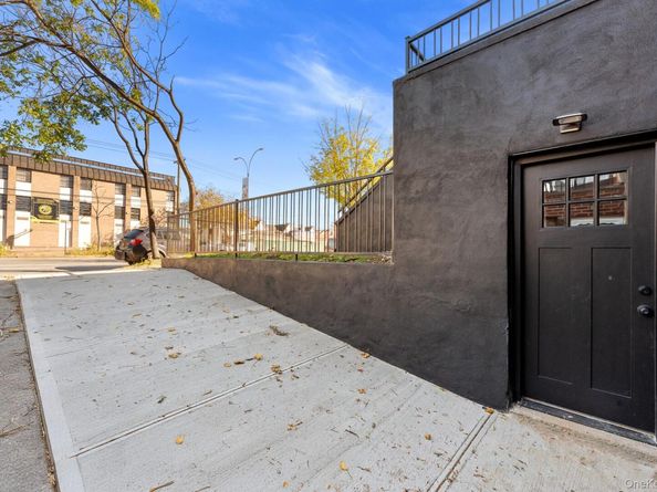 8060 164th Street, Hillcrest (Queens) NY 11432