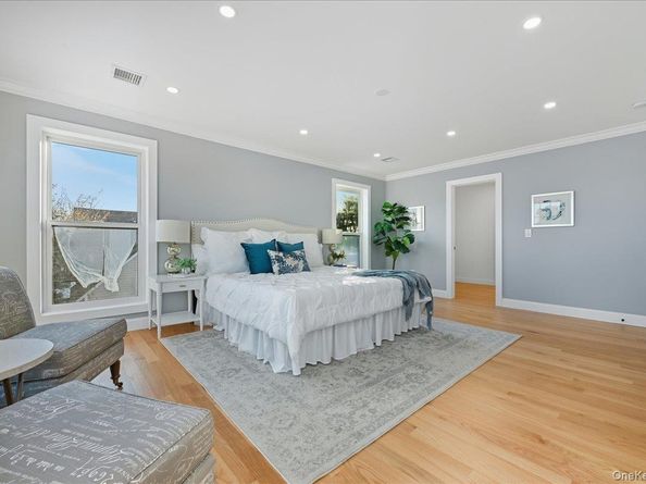 2 Blueberry Lane, Hicksville NY 11801