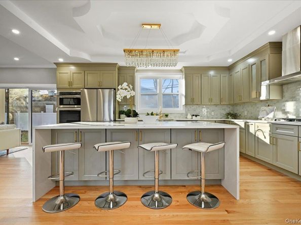 2 Blueberry Lane, Hicksville NY 11801