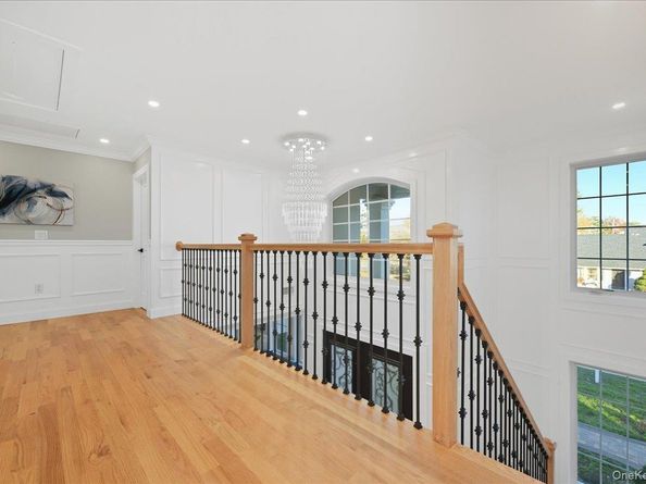 2 Blueberry Lane, Hicksville NY 11801