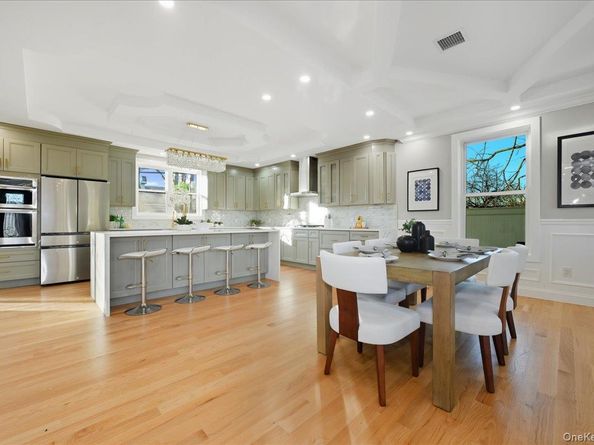 2 Blueberry Lane, Hicksville NY 11801