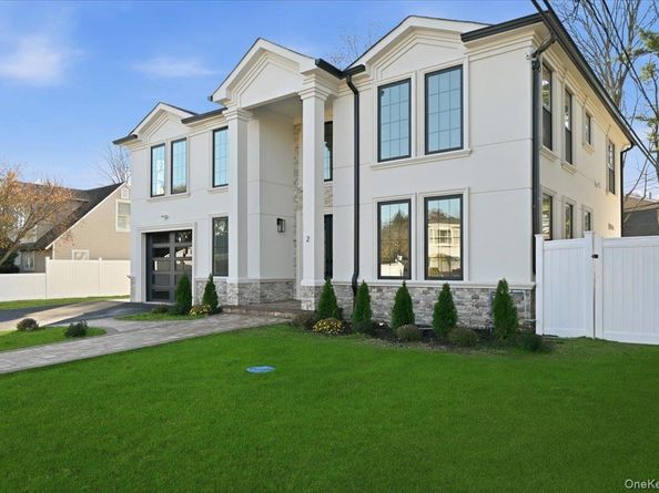 2 Blueberry Lane, Hicksville NY 11801