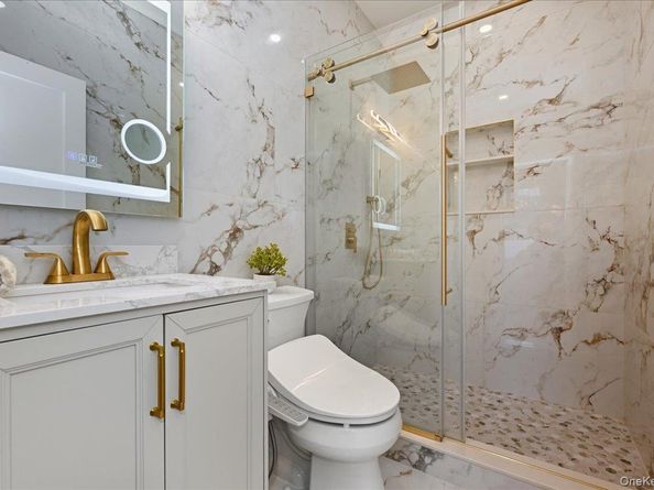 2 Blueberry Lane, Hicksville NY 11801