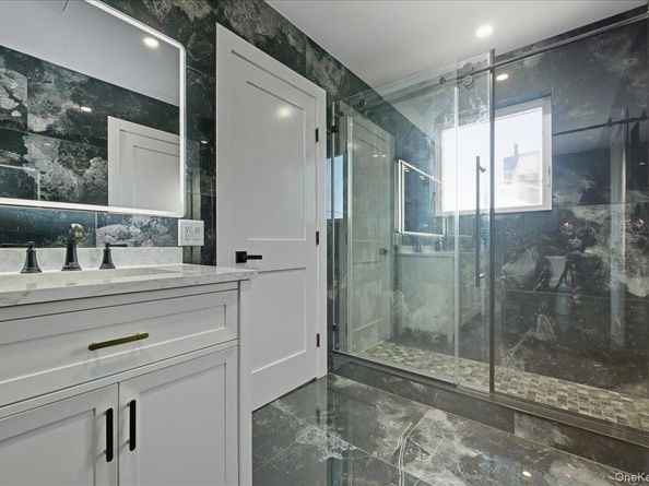 2 Blueberry Lane, Hicksville NY 11801