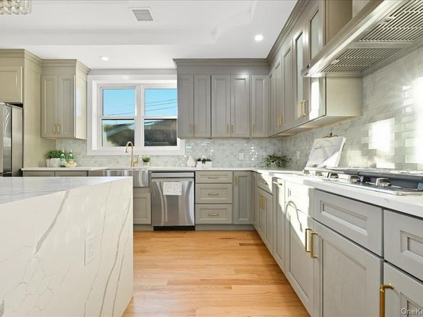 2 Blueberry Lane, Hicksville NY 11801