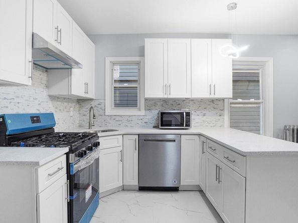 8925 201st Street, Hollis NY 11423