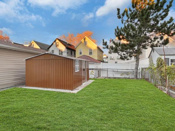 8925 201st Street, Hollis NY 11423