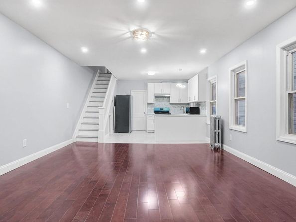 8925 201st Street, Hollis NY 11423