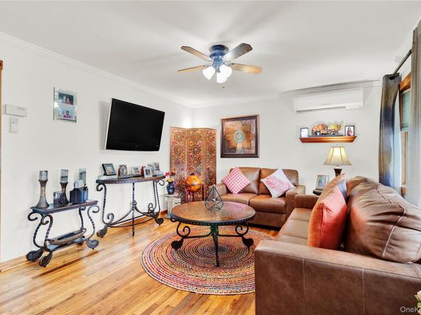 171 Cottage Boulevard, Hicksville NY 11801