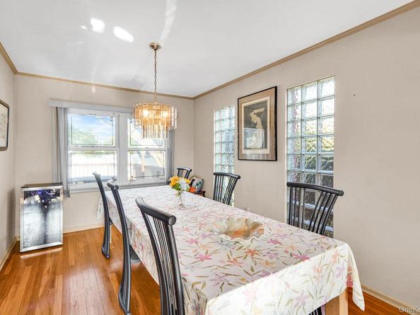 11 Fordham Drive, Plainview NY 11803