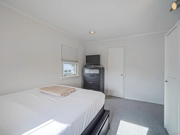 11 Fordham Drive, Plainview NY 11803