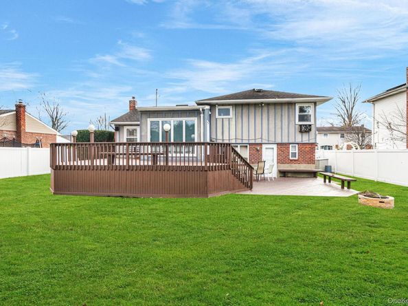 11 Fordham Drive, Plainview NY 11803